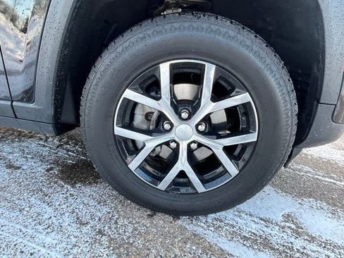 Used 2023 Jeep Grand Cherokee Limited image 10