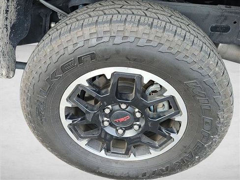 Used 2025 Toyota Tacoma TRD Off-Road AWD/4WD image 6