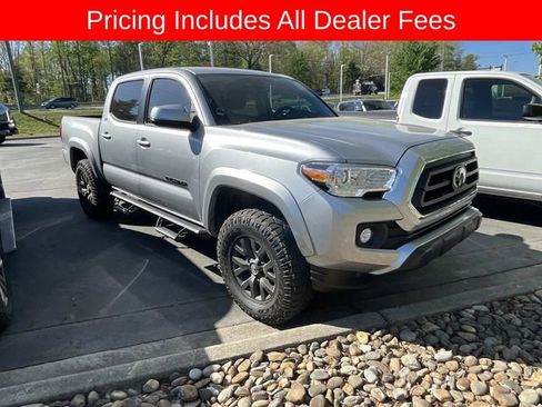 Used 2023 Toyota Tacoma SR5 AWD/4WD image 5