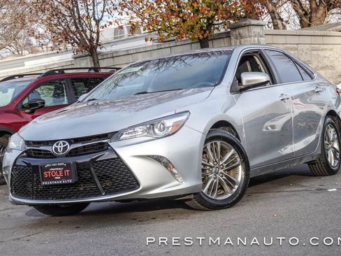 Used 2016 Toyota Camry SE image 11