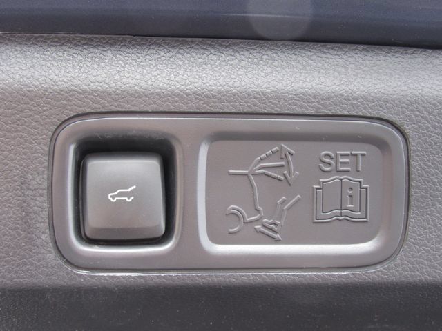 Used 2023 Ford Expedition Platinum AWD/4WD image 24