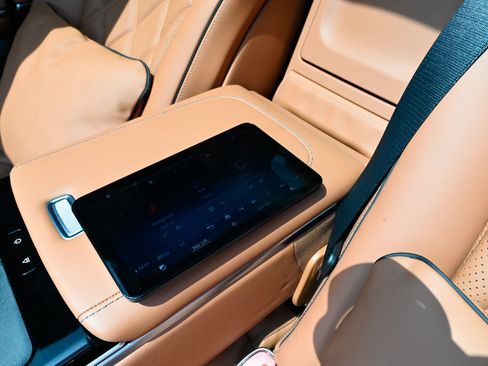 Used 2023 Mercedes-Benz Maybach S 680 4MATIC w/ Manufaktur Leather Package image 46