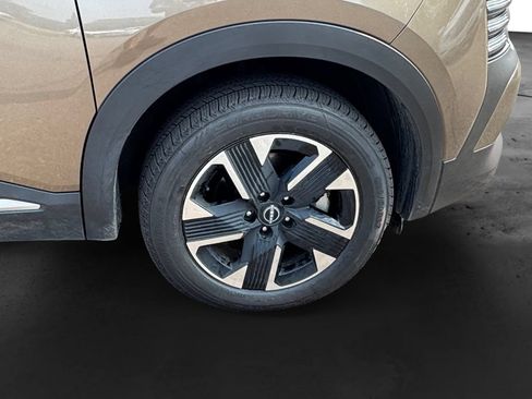 Used 2025 Nissan Kicks SV AWD/4WD image 13