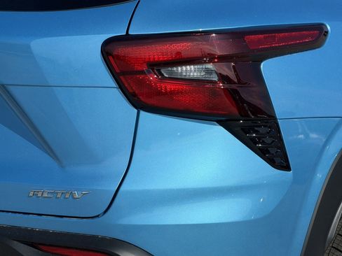 New 2026 Chevrolet Trax ACTIV w/ Sunroof Package FWD image 6