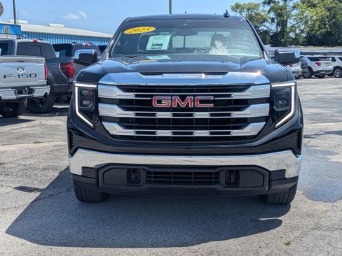 Used 2023 GMC Sierra 1500 SLE AWD/4WD image 9