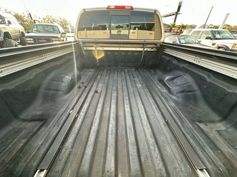 Used 2005 Nissan Frontier LE w/ (H02) Audio Pkg image 8