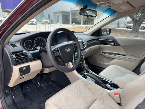 Used 2017 Honda Accord LX image 10