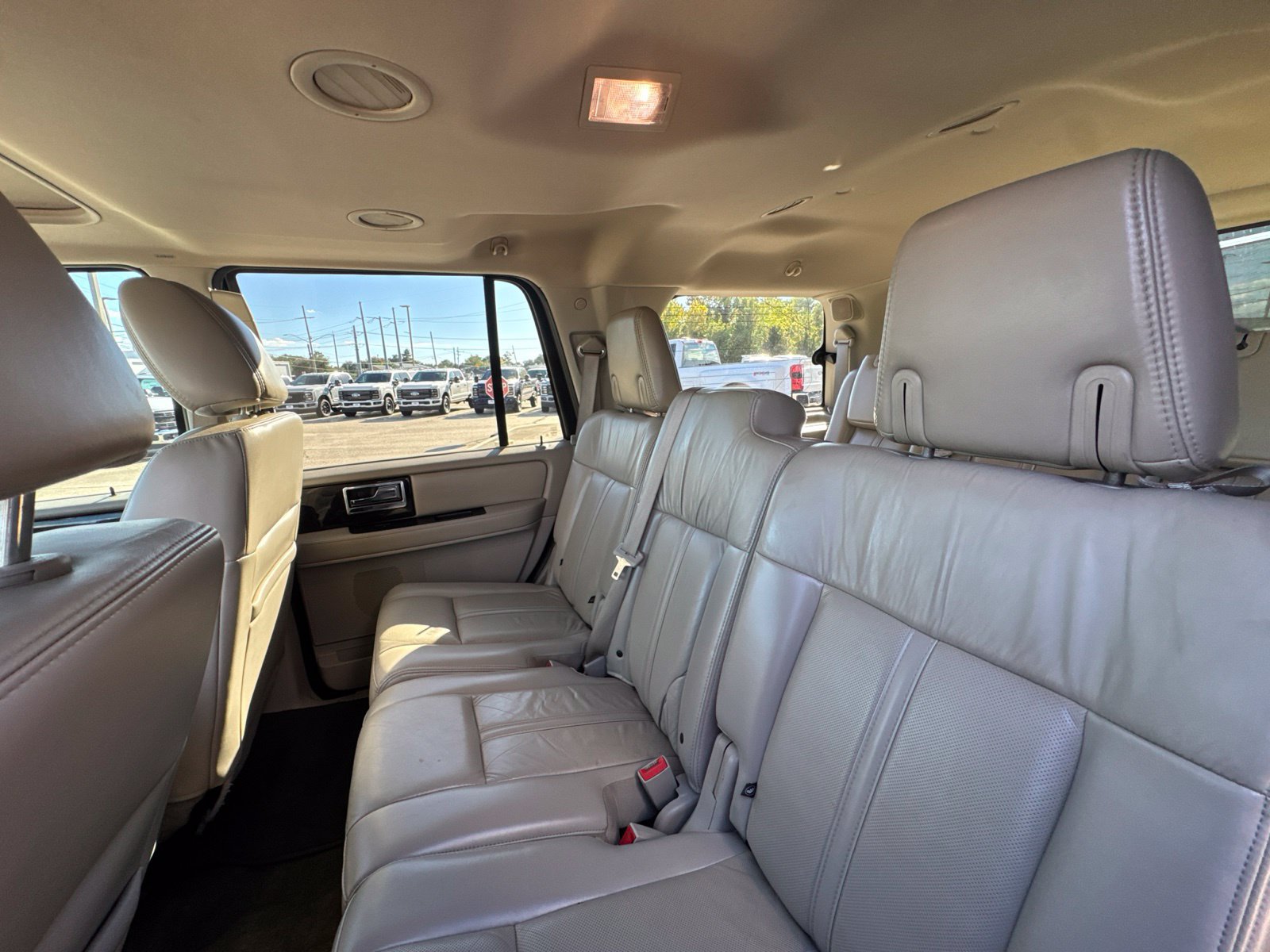 Used 2017 Lincoln Navigator Select RWD image 20
