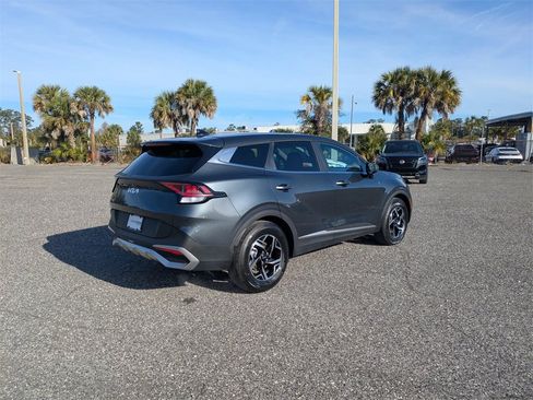Used 2024 Kia Sportage LX image 3