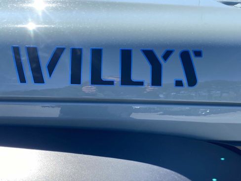 Used 2023 Jeep Wrangler Unlimited w/ Sun & Screen Package image 13