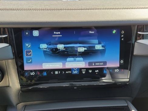 Certified 2025 Lincoln Navigator Reserve AWD/4WD image 22