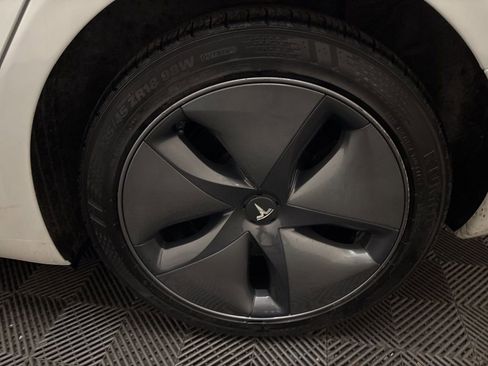Used 2020 Tesla Model 3 image 19