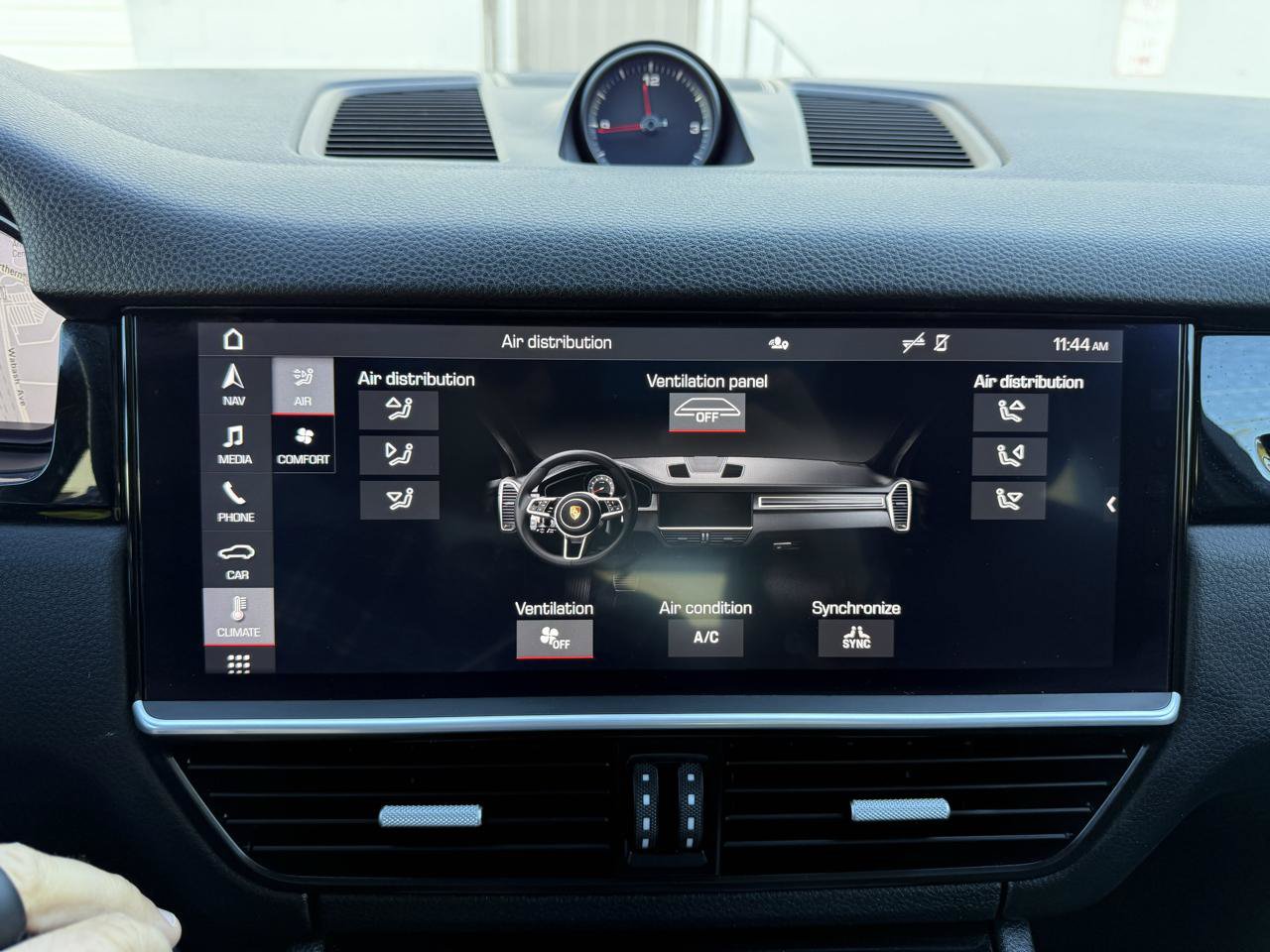Used 2020 Porsche Cayenne AWD/4WD image 18