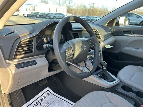 Used 2020 Hyundai Elantra SE image 12