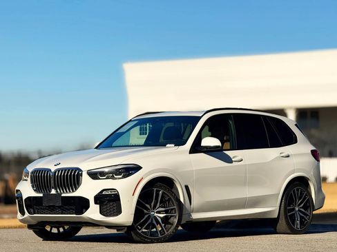 Used 2019 BMW X5 xDrive40i w/ M Sport Package image 1