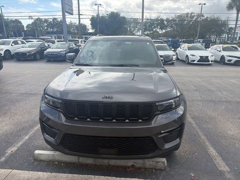 Used 2025 Jeep Grand Cherokee Limited w/ Black Appearance Package image 2