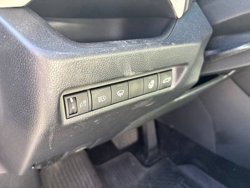 Used 2022 Toyota RAV4 XLE Premium AWD/4WD image 6