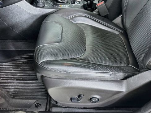 Used 2019 Jeep Cherokee High Altitude AWD/4WD image 21