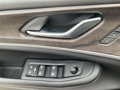 New 2025 Jeep Grand Cherokee Limited image 22