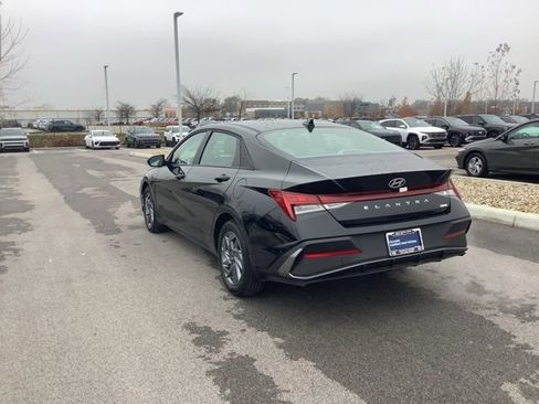 Certified 2025 Hyundai Elantra Blue image 9