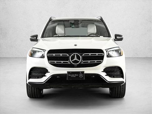 Used 2023 Mercedes-Benz GLS 450 4MATIC image 2