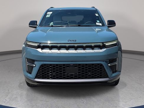 New 2026 Jeep Grand Wagoneer L 4WD image 2