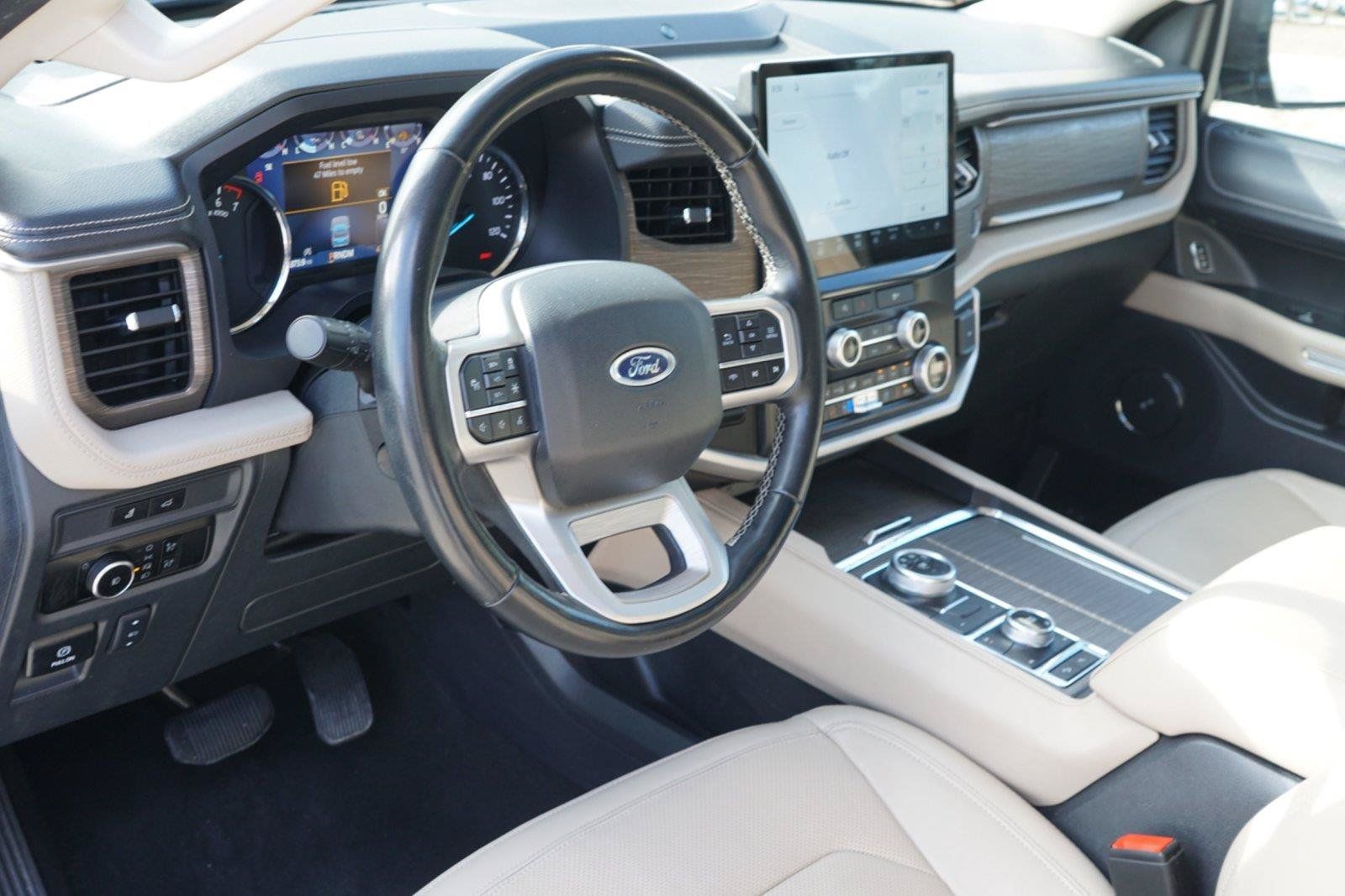 Used 2024 Ford Expedition Max Limited AWD/4WD image 9