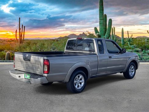 Used 2004 Nissan Frontier XE w/ (VTP) Value Truck Pkg image 3