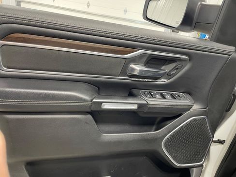 Used 2022 RAM 1500 Laramie AWD/4WD image 11