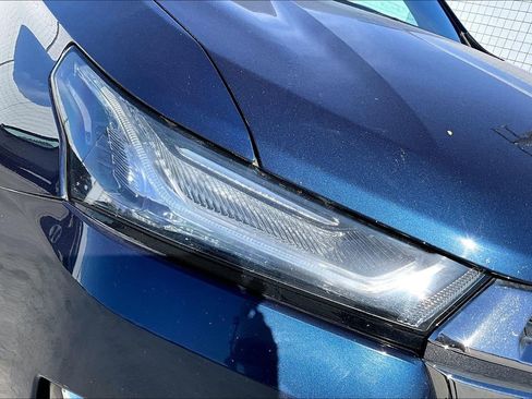 Used 2023 Chevrolet Traverse LT image 29