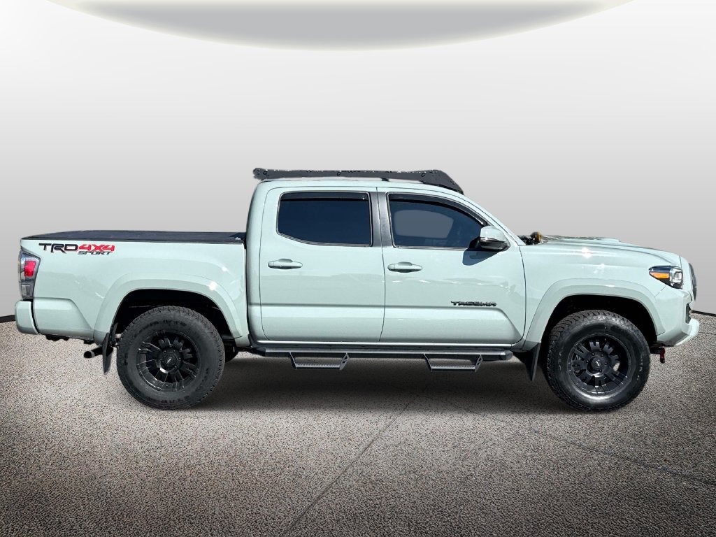 Used 2022 Toyota Tacoma TRD Sport AWD/4WD image 4