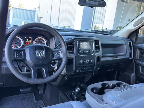 Used 2018 RAM 2500 Tradesman w/ Chrome Appearance Group image 16