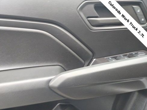 Used 2024 Chevrolet Colorado W/T image 17