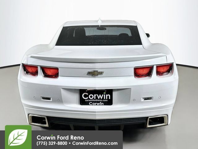 Used 2013 Chevrolet Camaro SS RWD image 8