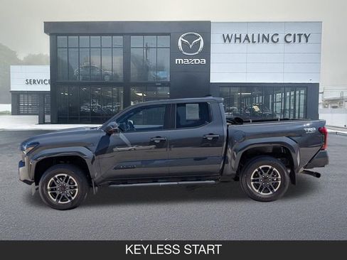 Used 2024 Toyota Tacoma TRD Sport w/ TRD Sport Premium Package AWD/4WD image 5