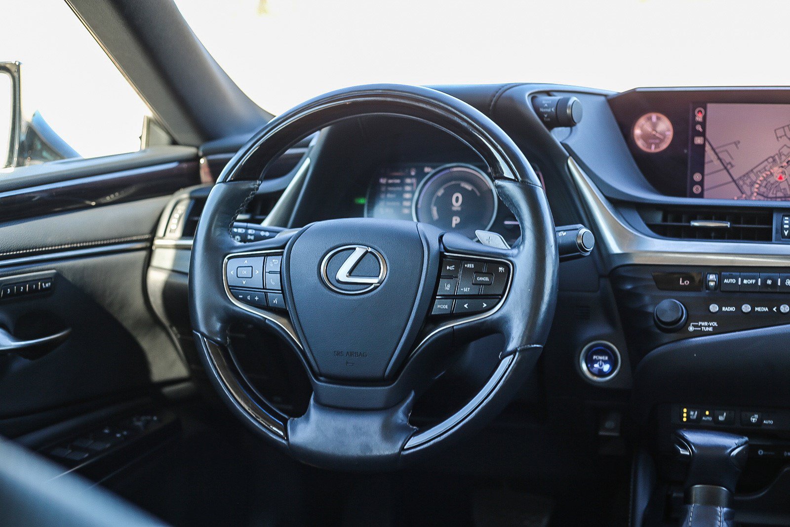 Used 2020 Lexus ES 300h w/ Premium Package FWD image 12
