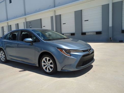 Used 2024 Toyota Corolla LE FWD image 3