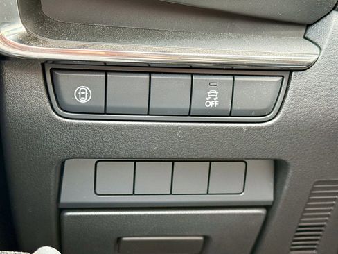 Used 2019 MAZDA MAZDA3 Hatchback image 18