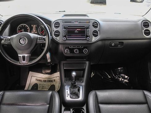 Used 2012 Volkswagen Tiguan SE image 12