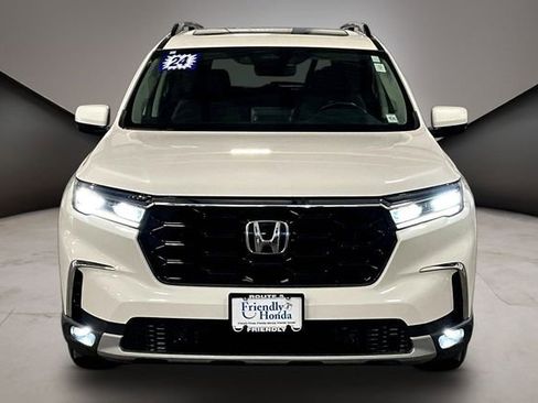 Used 2024 Honda Pilot Touring image 2