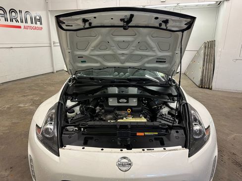 Used 2018 Nissan 370Z Touring Sport RWD image 31