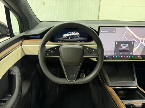 Used 2024 Tesla Model X AWD/4WD image 21