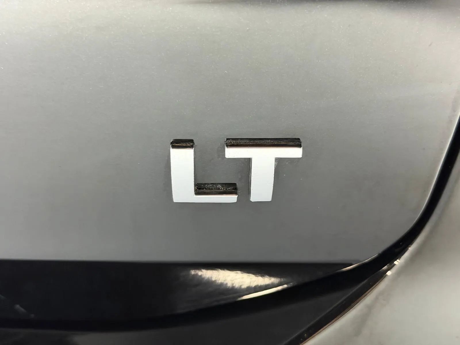 Used 2018 Chevrolet Equinox LT FWD image 9
