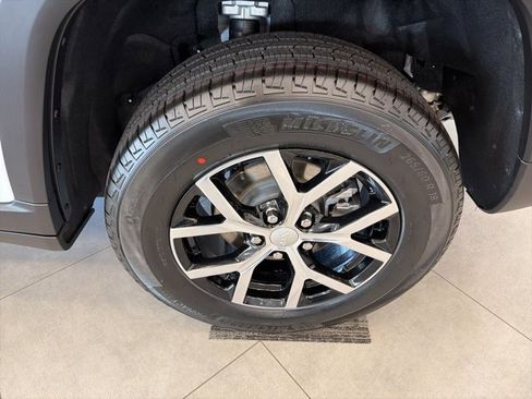 New 2025 Jeep Grand Cherokee Limited image 6