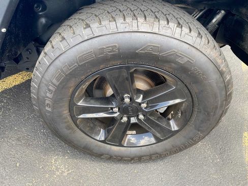 Used 2022 Jeep Wrangler Unlimited Sahara AWD/4WD image 43