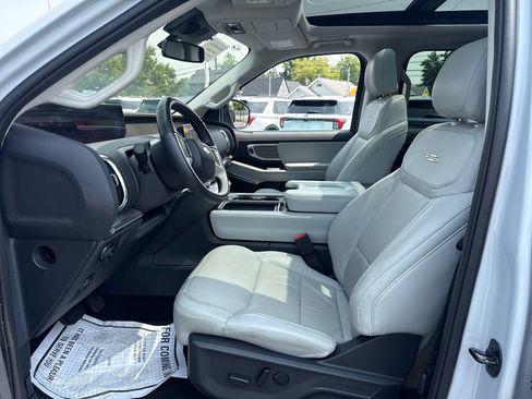 Used 2025 Ford Expedition Max Platinum w/ Driver's Package AWD/4WD image 27