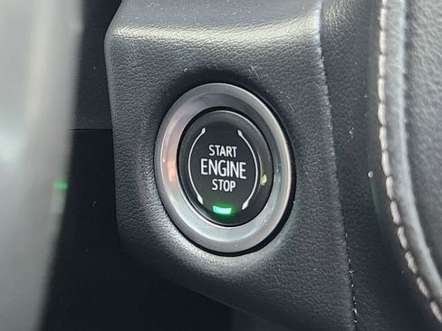 Used 2022 Chevrolet Suburban LT image 17