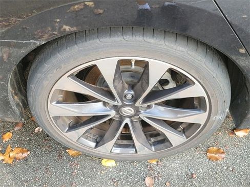 Used 2016 Nissan Maxima SR image 8