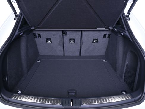 Certified 2025 Porsche Macan image 19