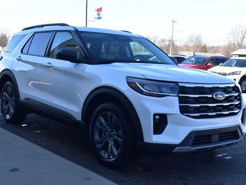 New 2026 Ford Explorer Active w/ Active Comfort Package image 7